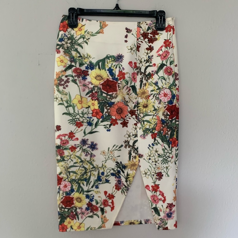 LucyParis pencil skirt